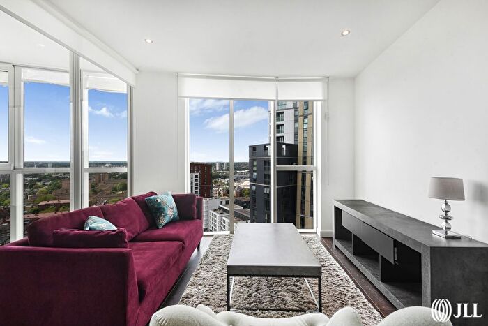 2 Bedroom Flat To Rent In Wandsworth Road, London, SW8