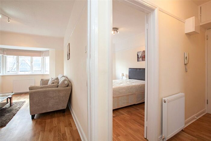 2 Bedroom Flat For Sale In Crown Road, Muswell Hill, London, N10