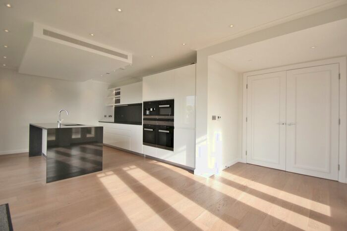 3 Bedroom Flat To Rent In Higham House West, Carnwath Road, Fulham, SW6