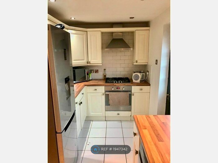 2 Bedroom Semi-Detached House To Rent In Tobyfield Close, Bishops Cleeve, Cheltenham, GL52