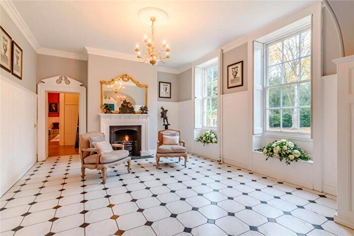 8 Bedroom Semi-Detached House For Sale In Bath Road, Kiln Green, Berkshire, RG10