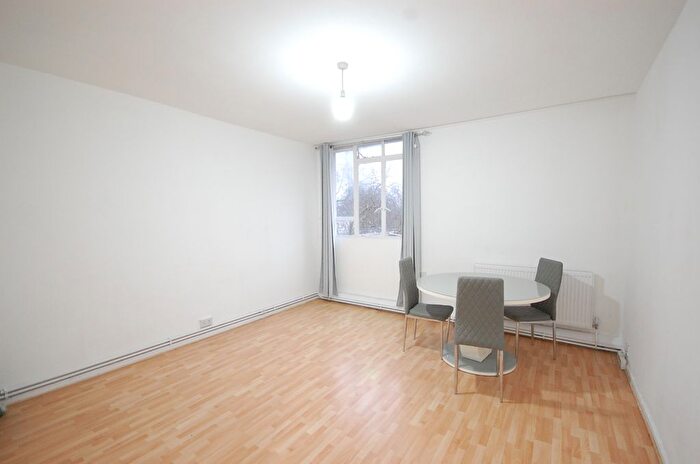 2 Bedroom Flat To Rent In Hallfield Estate, London, W2