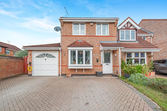 3 Bedroom End Of Terrace House For Sale In Greenfield Avenue, Solihull, CV7