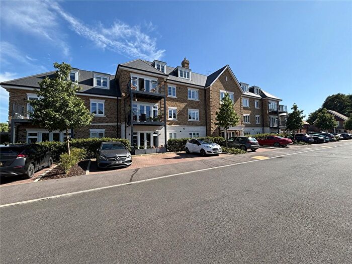 1 Bedroom Flat To Rent In Victory Gardens, Arborfield Green, Reading, Berkshire, RG2