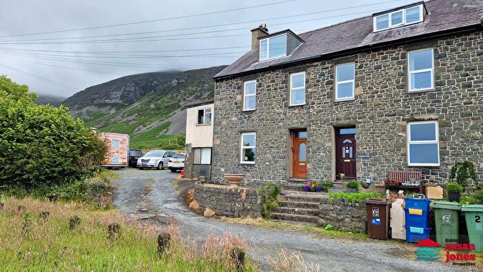 4 Bedroom End Of Terrace House For Sale In Near Trefor, Caernarfon, LL54