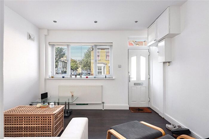 2 Bedroom End Of Terrace House For Sale In Vernon Road, Stratford, London, E15