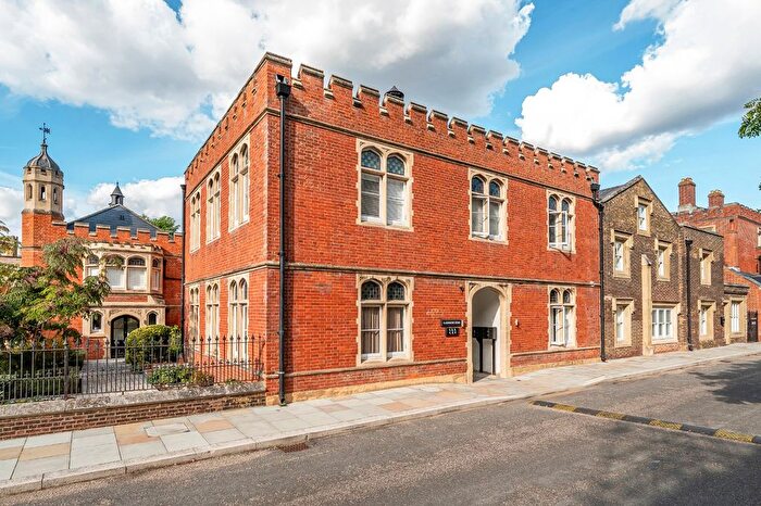 2 Bedroom Flat For Sale In Ashmore Road, London, SE18