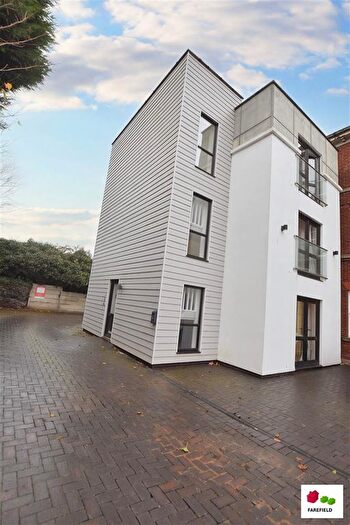 3 Bedroom Flat To Rent In The Courtyard, Nightingale House, Autumn Terrace, Worcester, WR5