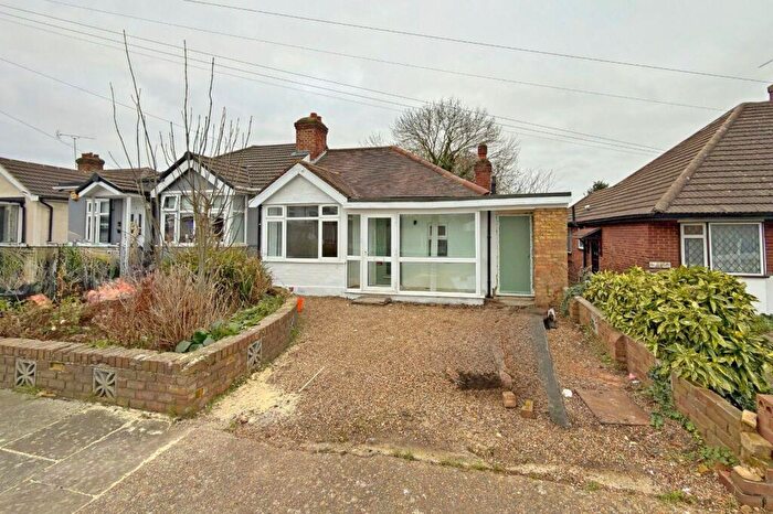 2 Bedroom Semi-Detached Bungalow To Rent In Fontayne Avenue, Romford, RM1