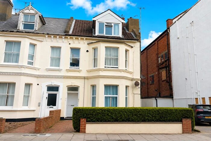 2 Bedroom Flat For Sale In Rowlands Road, Heene, Worthing, BN11