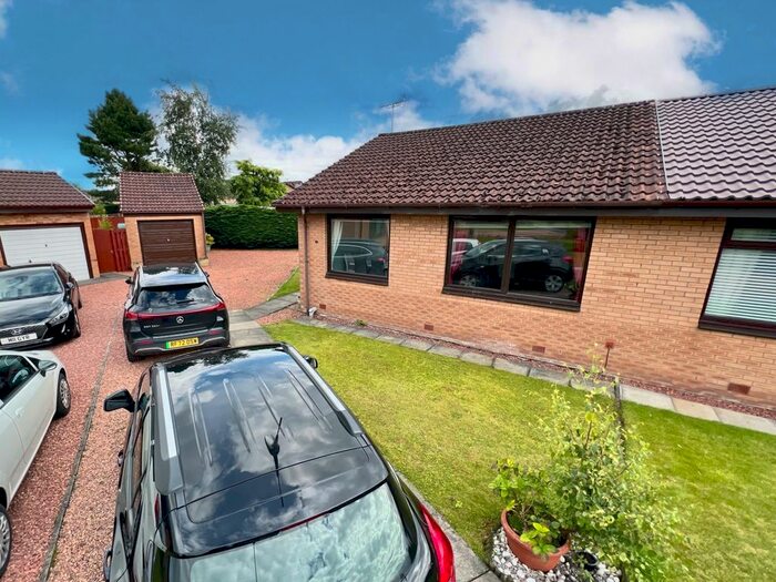 2 Bedroom Semi-Detached Bungalow For Sale In Craigiehall Crescent, Erskine, PA8