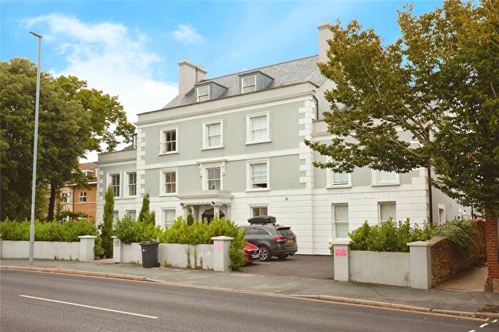 2 Bedroom Flat For Sale In Dorchester Road, Weymouth, Dorset, DT4