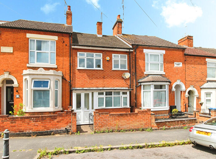 3 Bedroom Terraced House For Sale In Grosvenor Road, Rugby, CV21
