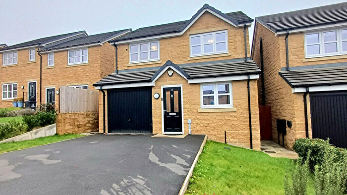3 Bedroom Detached House For Sale In Holden Close, Darwen, BB3