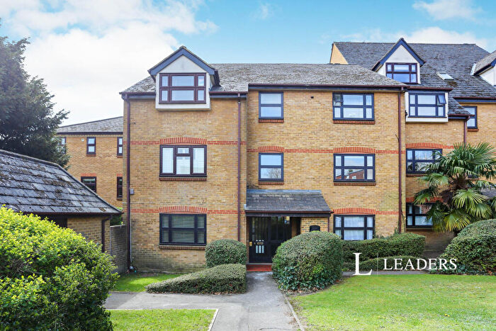1 Bedroom Flat To Rent In Albemarle Park, Albemarle Road, Beckenham, BR3