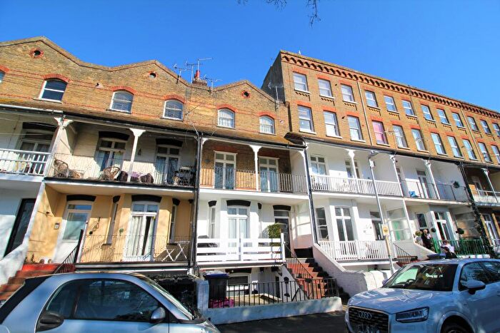 1 Bedroom Flat To Rent In Adrian Square, Westgate, Kent, CT8