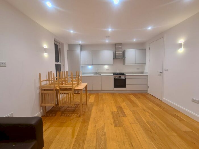 2 Bedroom Flat To Rent In Hornsey Road, London, N19