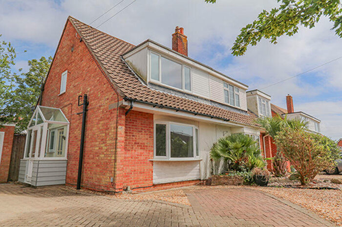 3 Bedroom Semi-Detached House For Sale In Oaklands Way, Titchfield Common, PO14