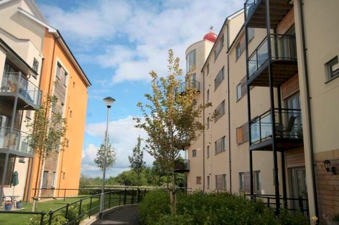 2 Bedroom Apartment To Rent In Wren Gardens, Portishead, BS20