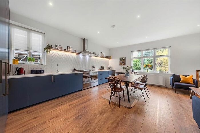 3 Bedroom Flat To Rent In Larpent Avenue, London, SW15