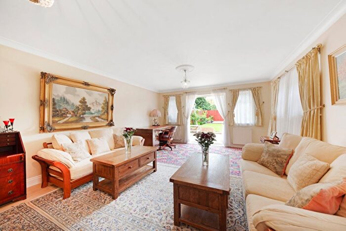 5 Bedroom Detached House To Rent In Worthington Road, Surbiton, KT6