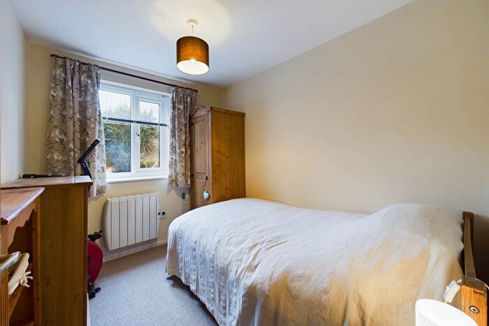 2 Bedroom Flat For Sale In Alexandra Road, Old Town, HP2
