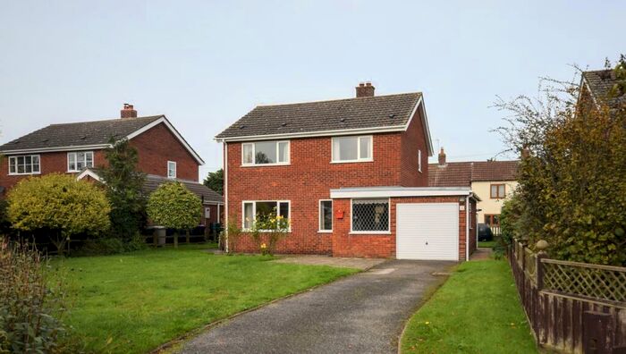 3 Bedroom Detached House For Sale In Greenacres, Donington On Bain, LN11