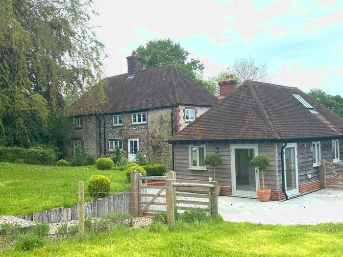 3 Bedroom Detached House For Sale In Midhurst, West Sussex, GU29