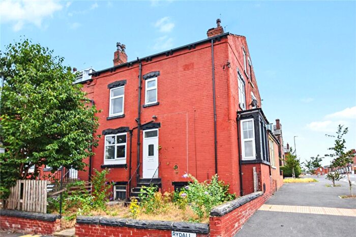 4 Bedroom Town House For Sale In Rydall Place, Leeds, West Yorkshire, LS11