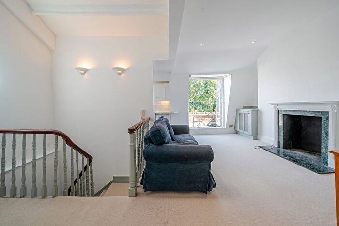 2 Bedroom Flat To Rent In Coleherne Road, London, SW10