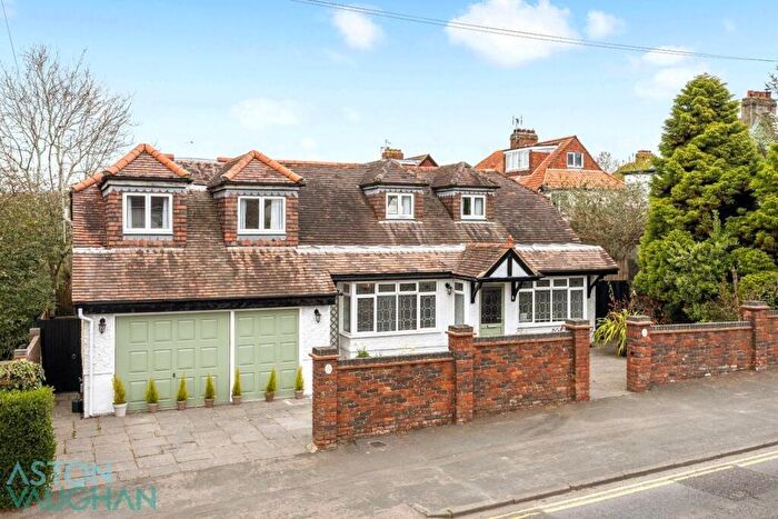 5 Bedroom Detached House For Sale In Carden Avenue, Brighton, BN1