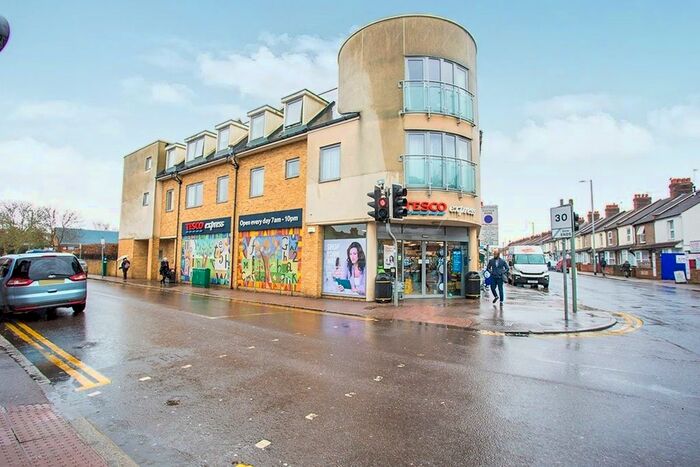 1 Bedroom Flat To Rent In Harwoods Road, Watford, Hertfordshire, WD18