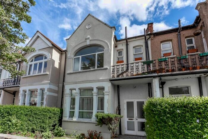2 Bedroom Flat To Rent In Drayton Road, London, W13