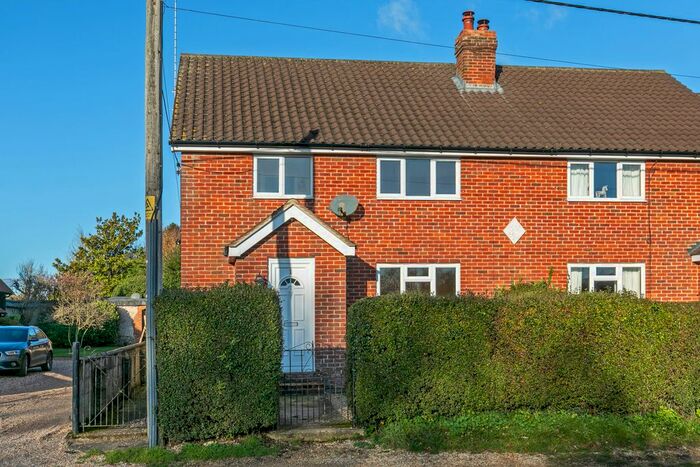 3 Bedroom Semi-Detached House To Rent In Houghton, Stockbridge, SO20