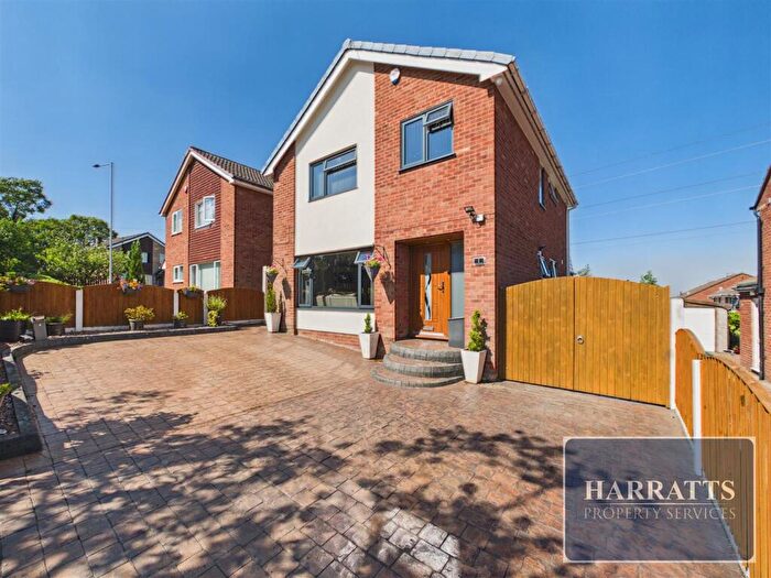 4 Bedroom Detached House For Sale In Dunlin Close, Stockport, SK2