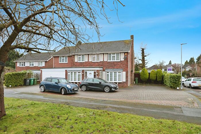5 Bedroom Detached House For Sale In Blackley Close, Watford, WD17