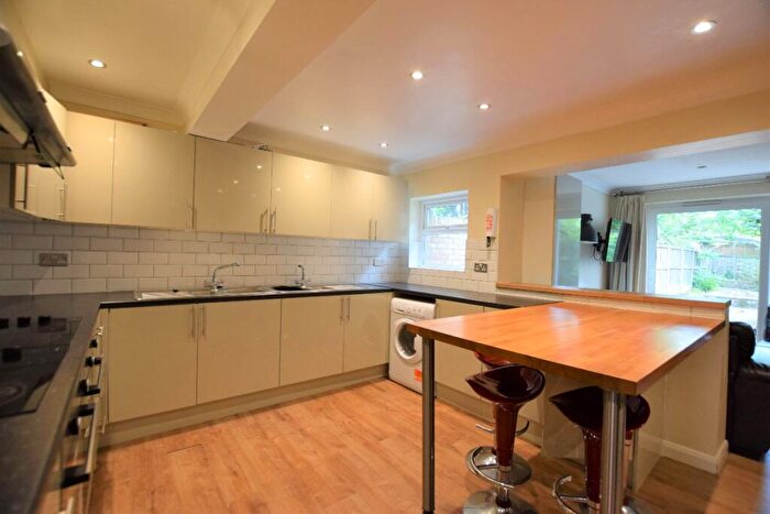 7 Bedroom Terraced House To Rent In Bed Student House - Wincheap, CT1