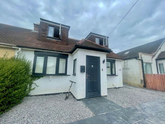 2 Bedroom Apartment To Rent In Kidlington, Oxfordshire, OX5