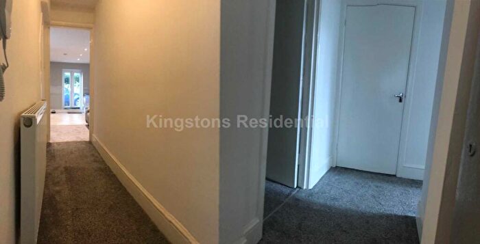 3 Bedroom Flat To Rent In Richmond Road, Roath, CF24
