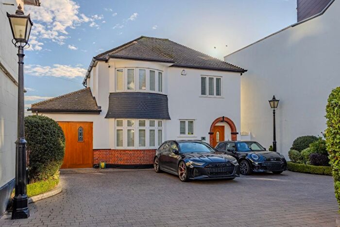 3 Bedroom Detached House For Sale In Leigh Hill, Leigh-On-Sea, SS9