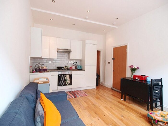 2 Bedroom Flat To Rent In Hornsey Road, Finsbury Park, N19