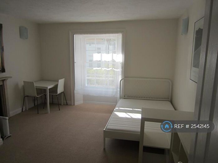 Studio To Rent In Wetherell Place, Bristol, BS8 - Photo 3