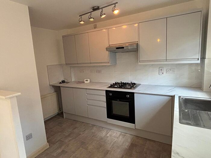 3 Bedroom Semi-Detached House To Rent In Thyra Grove, Mapperley, Nottingham, NG3