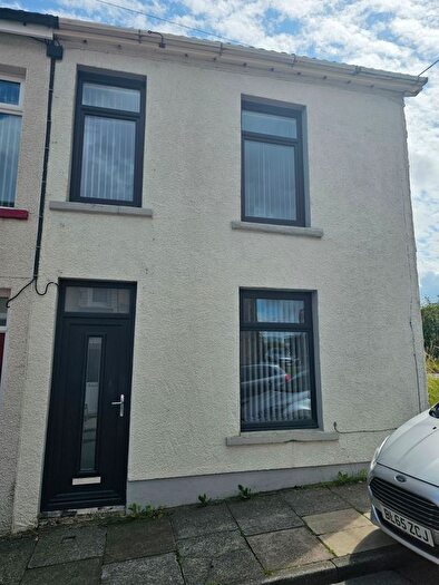 3 Bedroom End Of Terrace House To Rent In Gamlyn Terrace, Aberdare, CF44