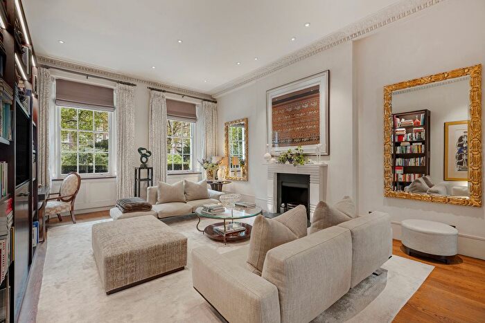 3 Bedroom Flat For Sale In Lowndes Square, Knightsbridge, London, United Kingdom, SW1X