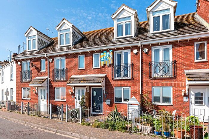 3 Bedroom Terraced House For Sale In Riverside Road, Gorleston, NR31