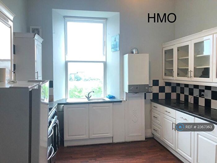 3 Bedroom Flat To Rent In West End Park Street, Glasgow, G3