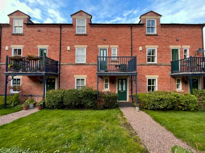 4 Bedroom Mews To Rent In High Street, Repton, DE65