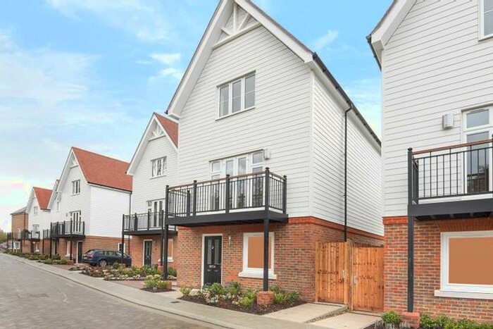 4 Bedroom Detached House To Rent In Breething Road, Dunton Green, Sevenoaks, Kent, TN14