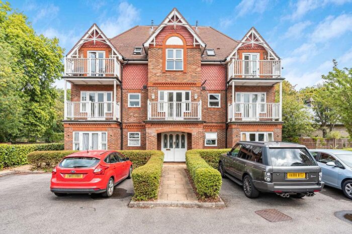 2 Bedroom Flat For Sale In Gresham Road, Staines-Upon-Thames, TW18